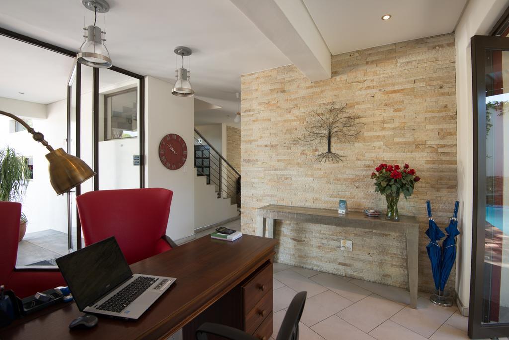 Montebello Guesthouse Windhoek Exterior foto